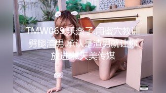 KTV女厕偷拍碎花裙美女的小嫩B