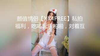 KTV女厕近距离偷窥半蹲着尿的黑色制服美女的极品小嫩鲍