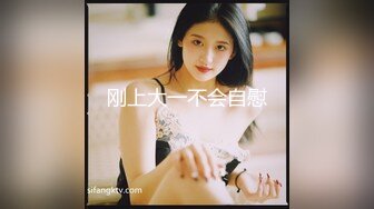 极品新人美少女！一脸清纯呆萌！来大姨妈还塞着棉棒，只能跳蛋震外面，粉嫩小穴叫起来好听