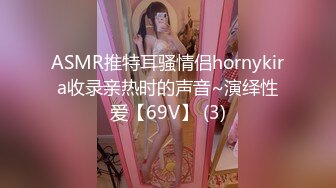 戴绿帽的丈夫看着妻子和情人口交