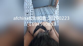 气质白皙御姐女王，69舔穴大蝴蝶逼，露脸口交无套女上位操出白浆